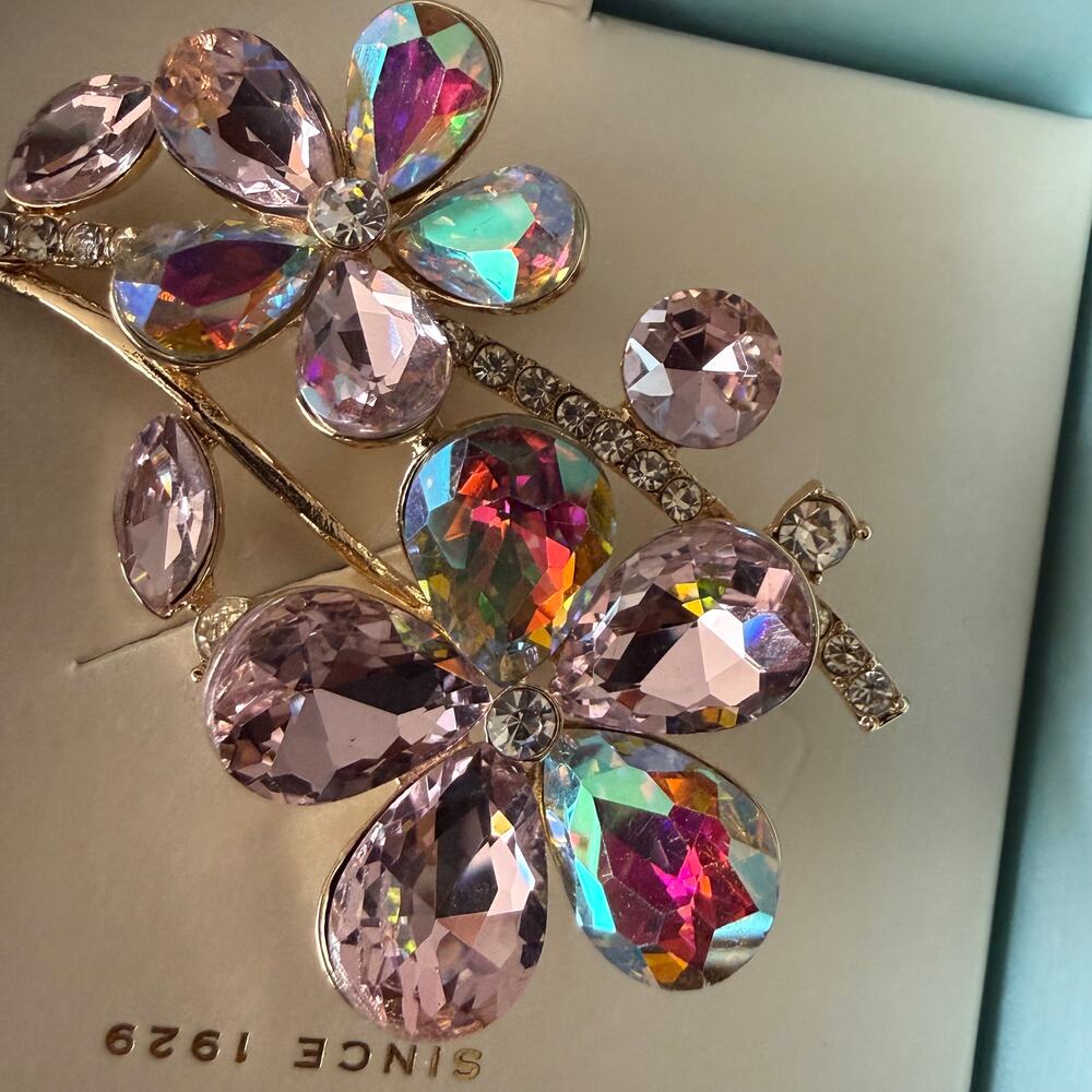 MONET Flower Brooch Pin Gold Tone Rhinestone Pink AB Crystal Figural New in Box - Picture 8 of 10
